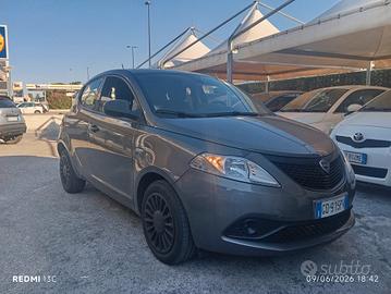 Lancia Ypsilon 1.0 FireFly 5 porte S&S Hybrid Ecoc