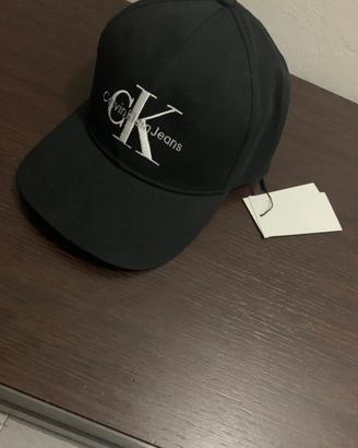 Berretto In Twill Con Logo Monogramma Ricamato