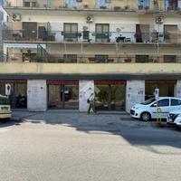 NEGOZIO A NAPOLI
