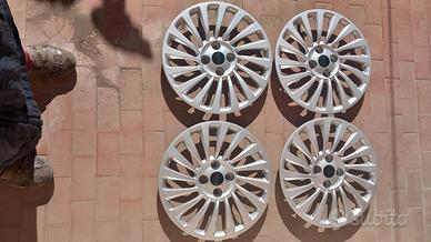 Copricerchi da 15"  copriruote borchie FIAT 500