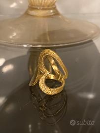 Anello con cuori realuzzato a mano in bronzo