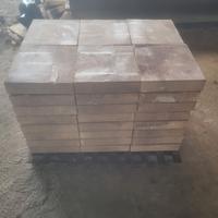 mattoni e mattonelle di refrattario....