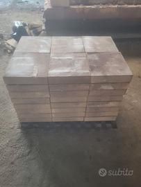 mattoni e mattonelle di refrattario....