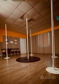Pali pole dance e cuscino anticrash