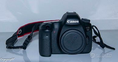 Fotocamera solo corpo