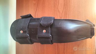 tutore di caviglia destro bivalva tipo aircast
