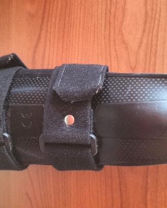 tutore di caviglia destro bivalva tipo aircast