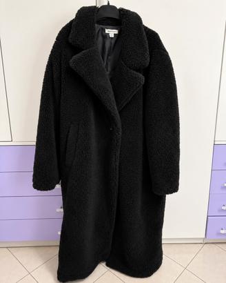 Cappotto nero lungo effetto teddy