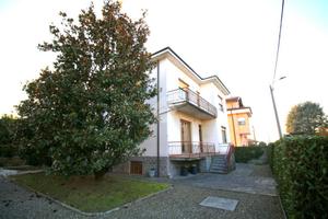 BIFAMILIARE A CARONNO PERTUSELLA