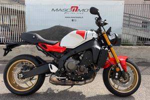 Yamaha XSR 900 Legend Red