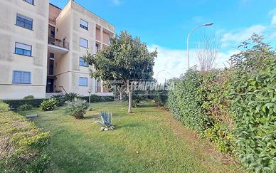 Appartamento di ampia metratura con Box Auto !