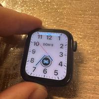 Apple  Watch SE 2ª generazione - polso fenninile