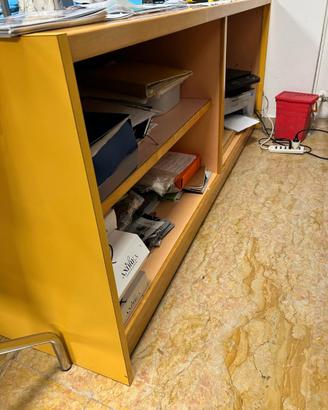 Scrivania contenitore in legno massiccio