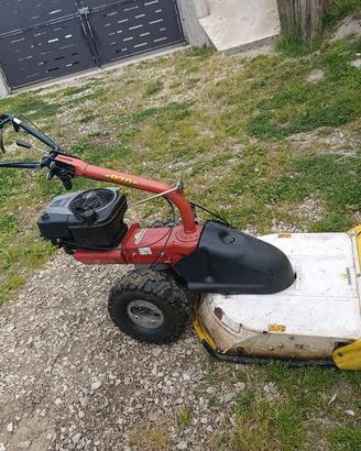 Trincia erba trazionata con marce