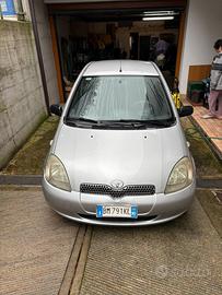 Toyota yaris 1.0 (adatta neopatentati)
