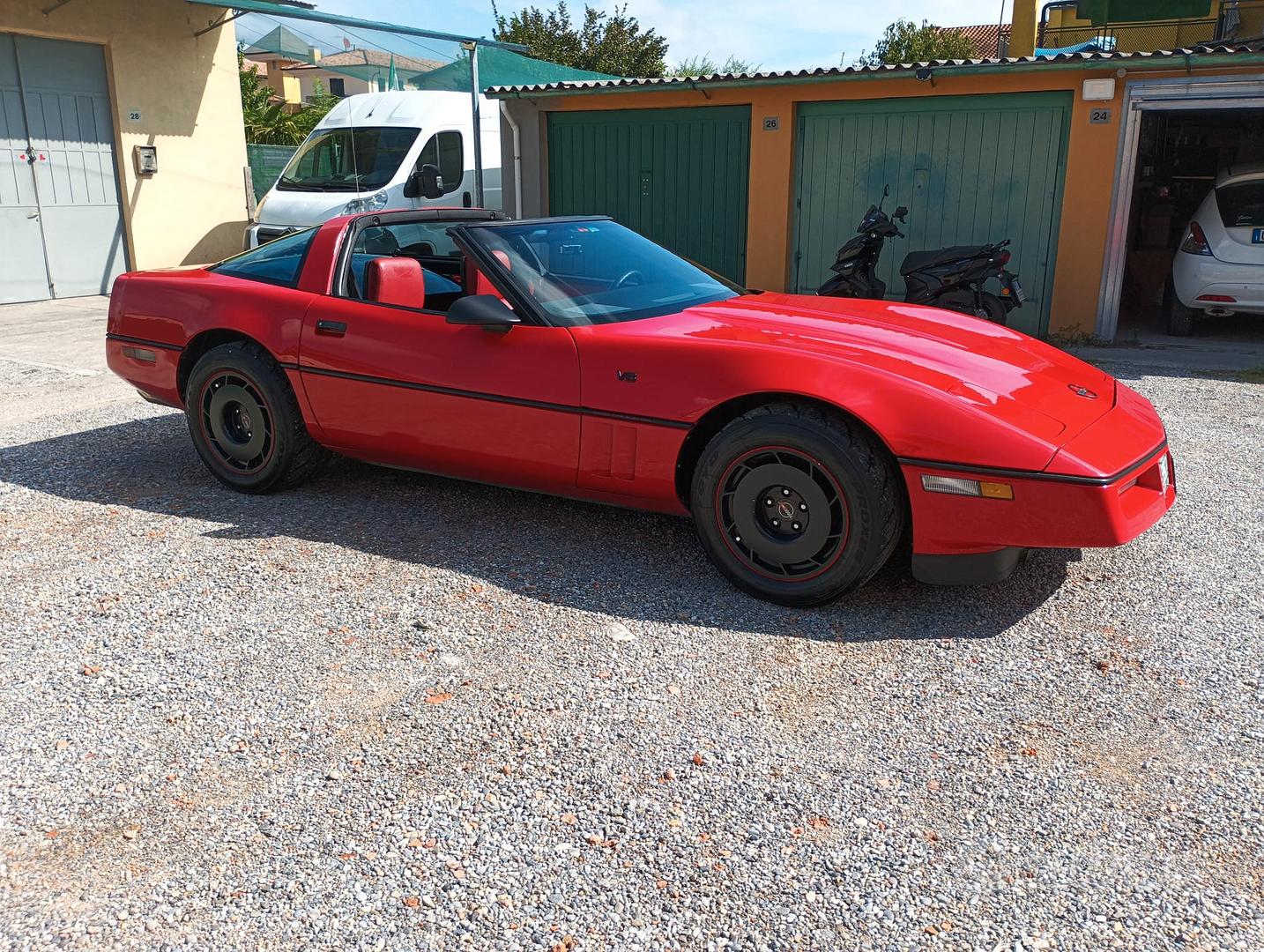 Chevrolet Corvette 1984 photo 2