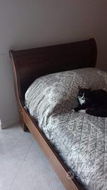 letto singolo in legno di noce