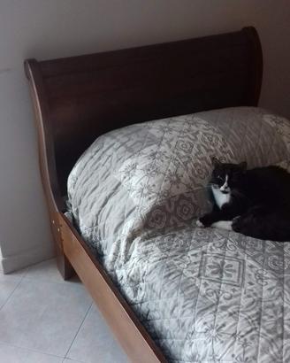 letto singolo in legno di noce