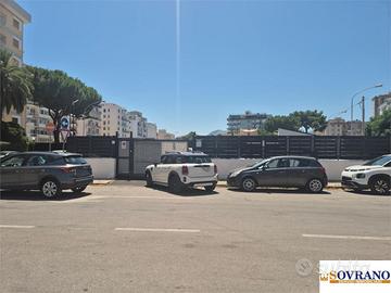 POSTI AUTO DISPONIBILI IN VIA UMBERTO GIORDANO