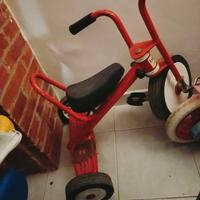 Triciclo d'epoca in ferro