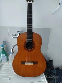 chitarra Yamaha c-40