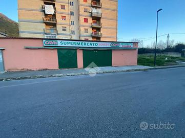 NEGOZIO A POZZUOLI