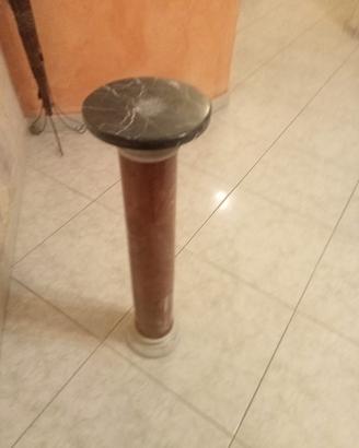 piedistallo in marmo pregiato