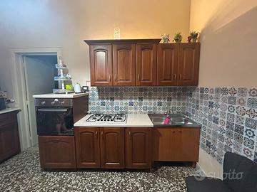 Cucina interamente in legno