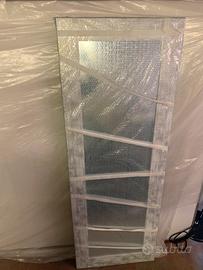 Specchio con cornice grigia/argentata