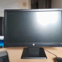 Monitor e altoparlanti.