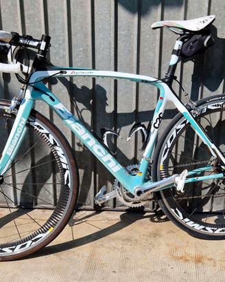 Bianchi Infinito in carbonio (Bici da corsa BDC)