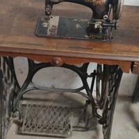 vecchia macchina da cucire d'epoca junker ruh