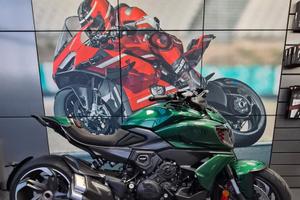 Ducati Diavel V4 BENTLEY