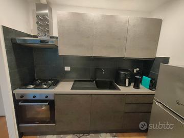 Cucina Mondo Convenienza completa di elettrodomest