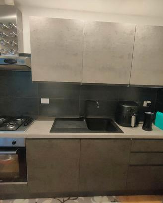 Cucina Mondo Convenienza completa di elettrodomest