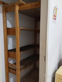scaffalatura in legno