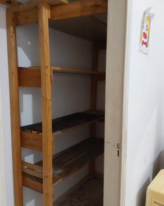 scaffalatura in legno