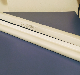 Due luci neon sottopensile