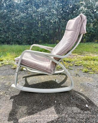 Sedia a dondolo Ikea