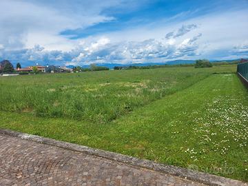 Terreno edificabile a Medeuzza