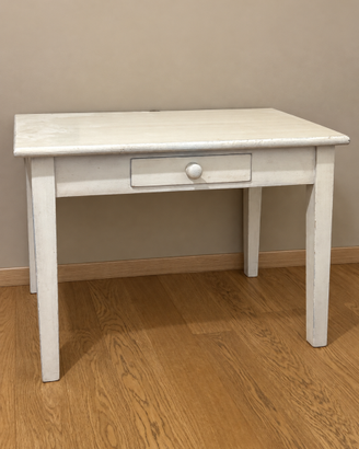Scrivania shabby chic color avorio con cassetto