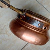Antico scaldaletto in rame con manico in legno – V