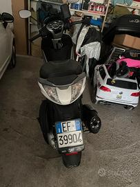 Beverly 350