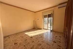 Zona scala greca : luminosissimo 3 piano