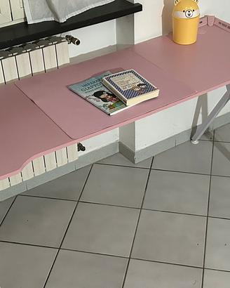 Scrivania gaming rosa con led