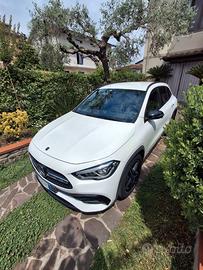 MERCEDES GLA 200D pacchetto PREMIUM + PRESTIGE