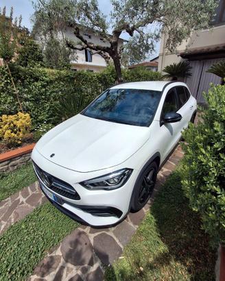 MERCEDES GLA 200D pacchetto PREMIUM + PRESTIGE