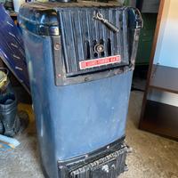 Stufa in ghisa a legna