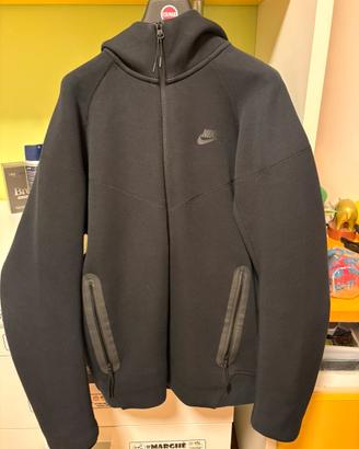 felpa nike tech