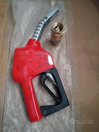 Pistola erogazione carburanti e liquidi con tubo